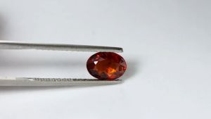 1.85 ct พลอยแท้ สเปสซาไทน์ (Spessartine Garnet) ทรงไข่ แดงส้ม