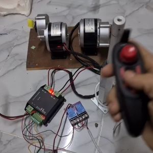 ชุดรีโมทควบคุมมอเตอร์ รถตัดหญ้าบังคับวิทยุ 12v-24v.500w(รวมWมอเตอร์ไม่เกิน500w)