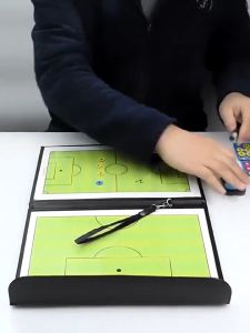 Papan Strategi Pelatih & Papan Taktik Sepakbola: Pengertian & Cara Menggunakannya