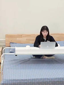 Portable Folding Laptop Desk with 360° Wheels Adjustable Height and Length Queen Size Mobile Bed Computer Desk for Food Tray Desk Rolling Medical Table Study Desk Sofa Table