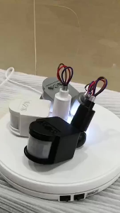 Saklar Lampu Otomatis Sensor Gerak & Cahaya Kompatibel AC 110-240V