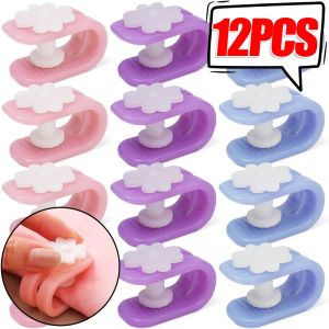 12ชิ้นที่หนีบผ้าปูที่นอนที่ยึดผ้านวมพลาสติกในห้องนอนผ้าห่มกันลื่นคลิปสายรัดผ้าม่านผ้าคลุมเตียงปลอกผ้านวม