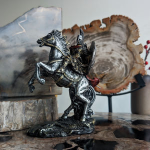 Spartan Resin Warrior Figure Home Office Decor Tabletop Ornament with Horse Figurine Livingroom Decoration
