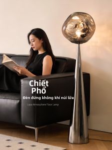 Đèn Sàn Tạo Khí Giơ Với Thiết Kế Hiện Đại và Tối Giản của Ý