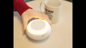 White noise machine เครื่องเสียงกล่อมลูก แบบพกพาเสียงสีขาวการนอนหลับเครื่องเด็ก Soothing Sleep Aid เครื่องมือบรรเทาเส้นประสาทลดเสียงรบกวนการตรวจจับอัตโนมัติ เครื่องเล่นเพลง Night Light เครื่องเสียงรบกวนสีขาว ระบบเสียงรบกวนสีขาวสําหรับเด็ก White noise