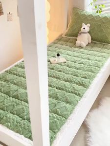 Kiss Dear | Milk Velvet Thickened Warm Mattress Pad