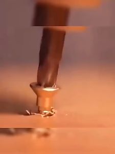 Mata Bor Pelepas Baut / Sekrup Yang Sudah Los Rusak Atau Patah Mata Bor Screw Extractor Broken Striped Screw Remover 4 PCS