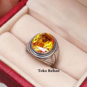 Cincin Batu American Yellow Topaz