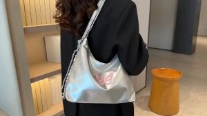 BAO152 Ransel Wanita Kapasitas Besar Permukaan Lembut Kasual Ransel Gaya Baru Tas Ember Bahu Serbaguna Kupu-kupu Bordir Modis