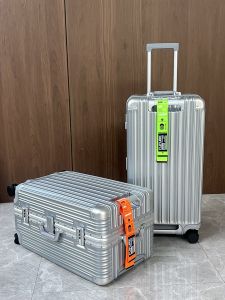 Advanced Aluminum Frame Luggage Silver Travel Suitcase 26 Inch Sports Edition Large 28 Inch Check-In Bag Trendy