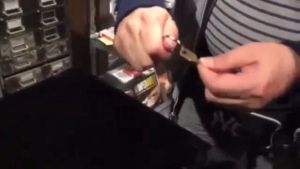 Alat Sulap THE KEY by Wayne Dobson Import - Alat Sulap Kunci- KZ142