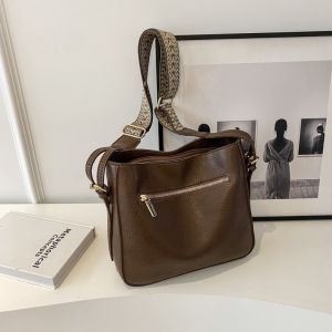 Fashionable Wide Strap Bucket Bag Womens Shoulder Bag Crossbody Bag PU Leather Retro Style Zipper Closure Casual Purse