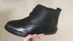 รองเท้าหนังสไตล์ใหม่ฤดูใบไม้ผลิและฤดูใบไม้ร่วงรองเท้าหนังผู้ชายหัวแหลมลายจระเข้เชลซีเทรนด์แฟชั่นลำลอง