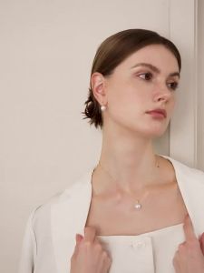 Helas | Freshwater Pearl with Core Heel-shaped Earrings 14K Gold