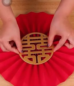 Quạt giấy đỏ rẻ quạt giấy gắn ngọc chữ Việt trang trí tết set quà tặng bánh sinh nhật QT25