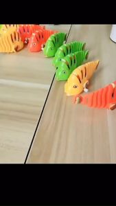 Đồ chơi con cá bơi trên cạn bằng dây cót vui nhộn cho bé