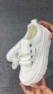 DILOOK C008 Sepatu Sneakers Wanita Putih Trendy Sepatu Sporty Casual Keren Kekinian Sol Tebal