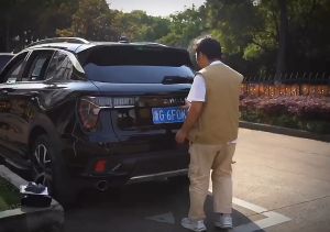 SILVER KNIGHT Portable Folding Stool: A Durable & Multi-Purpose Choice