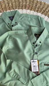 Kemeja Lengan Panjang Cowok – Warna Polos Elegan Adem & Gak Ngebosenin!