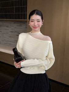DUOFEIYAN | White Mesh Half-High Neck Slant Shoulder Knitwear