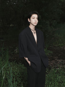 HarH Original Five-Quarter Sleeve Shoulder Pad Design Grey Black Summer Loose Fit Short Sleeve Suit Casual Youth Style One-Button Closure