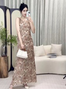 Luxurious Summer 2025 Womens Sleeveless V-Neck Dress Loose Strap Midi Skirt Simple Elegant Straight Cut Pure Flax Fabric