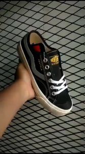 Ventela New Public Low Black Natural Vantela 1000 % Premium Sepatu Pria Wanita Dewasa & Anak Sekolah