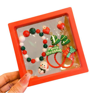 สร้อยข้อมือคริสต์มาสใหม่ปี 2024 ดีไซน์น่ารัก ต้นไม้คริสต์มาส สร้อยข้อมือลูกปัดตกแต่งฤดูใบไม้ร่วงและฤดูหนาวสำหรับผู้หญิง