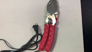 Heavy Duty Electric Tail Cutter for Piglets: A Comprehensive Guide