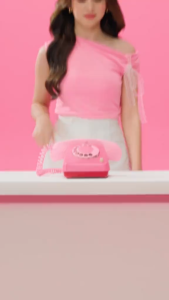 GLAD2GLOW Perfect Blurring Powder Foundation setting two way cake - Mengandung squalane dan vitamin E