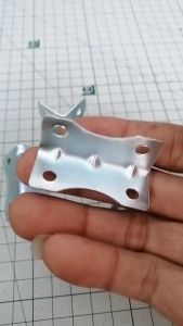 ฉากเหล็กเข้ามุมไม้ ฉากเหล็กยึดมุมไม้ เหล็กฉากเข้ามุม หรือยึดมุมเฟอร์นิเจอร์ งานติดตั้ง DIY งานซ่อมแซมเฟอร์นิเจอร์ที่ชำรุดโยกคลอน ไม่แน่น พร้อมส่งทันที