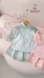 Áo dài tết cách tân cho bé gái chất voan xốp hoa nổi BERNIE cho bé từ 9 đến 24kg