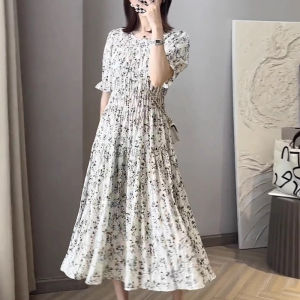 LIYANGANG | Fashionable Floral Short Sleeve Dress Slimming Black Pleated