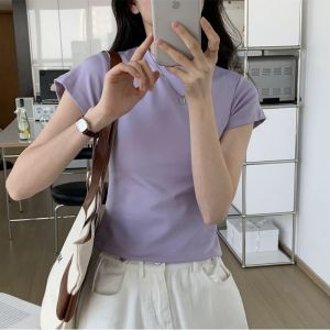 เสื้อยืดคอกลมแขนสั้นทรงเข้ารูปสำหรับผู้หญิงในช่วงฤดูร้อน สไตล์เรียบง่าย สีสันสดใส เสื้อเชิ้ตทรงเข้ารูปสำหรับใส่ทำงาน