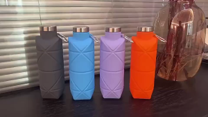 Botol Air Minum Lipat 700ml Silikon Bebas BPA Botol minum Portable Sgt Fleksibel dan Tahan Bocor Bahan Silicon