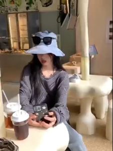 Sweater Rajut Wanita Cutout Lengan Panjang Polos Vintage Knit Top