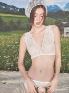 Miss Curiosity | French Lace Large-Breast Minimizing Wireless Thin Bra Set