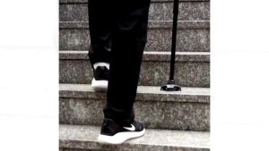 Gậy chống cho người già 2in1 gậy chống trượt gậy batoong kết hợp đèn pin chiếu sáng