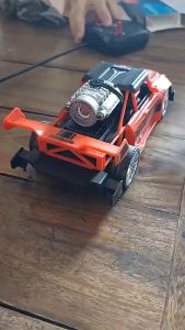 Đồ chơi xe điều khiển có phun khói độc đáo người sắt iron man