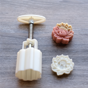 Plastic Hand Press Mold for Mooncakes And Green Bean Cake 3D Design 150g Kitchen Baking Tools Chinese Style DIY Baking Utensils