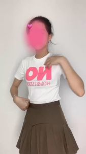 áo thun ôm dáng xuất sắc luôn ạ mê mẩn quá form 55kg trở lại .