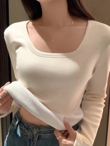 เสื้อยืดคอกลมแขนยาวผ้ากำมะหยี่หนาสำหรับผู้หญิงในฤดูใบไม้ร่วงและฤดูหนาว เสื้อชั้นในสั้น ทรงเข้ารูป สไตล์เกาหลี ปกติ