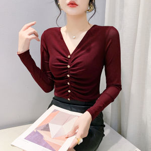 YIMEI เสื้อยืดคอวีอัดพลีทของผู้หญิงขนาดพิเศษยุโรปสำหรับฤดูใบไม้ร่วง2024ปาร์ตี้สีแดงใหม่เสื้อยืดผ้าตาข่ายแฟชั่นรัดเอวและเสื้อเชิ้ตชั้นล่าง