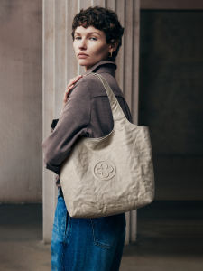 Oatmeal High-end Vegetable Tanned Leather Commuter Tote Bag