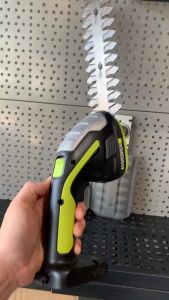 Máy tỉa cành hàng rào cầm tay 20V Worx WD801.9/ động cơ không chổi than/ có kèm 3 lưỡi