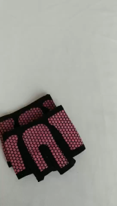 Sarung Tangan Half Finger / Sarung Tangan Fitness / Weight Lifting Gloves