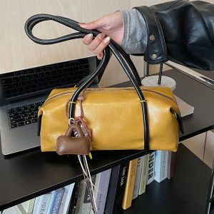 Elegant Boston Style Womens Handbag 2025 New Fashion Versatile Shoulder Bag Underarm Pillow Design Casual Simple Rectangular Shape