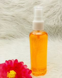 น้ำมันจันทร์หอม 100 ML รักยม หรือไว้ใช่ตาม ความสดวก กลิ่นลักษณะหอมไม้เย็น