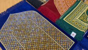 TERBARU Sajadah Turki Bludru 70x110 Tebal Standar Souvenir Oleh-Oleh Haji