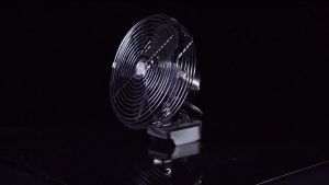 พัดลมไร้สายขนาดเล็กกลางแจ้ง21V ความจุสูงแบบพกพา15ชั่ว เงียบ เสียงรบกวนต่ำ ความเร็วลม 2 ระดับ 2พอร์ต USB โมงอายุการใช้งานแบตเตอรี่ลิเธียมอุตสาหกรรมพัดลมข้างเตียงสำหรับสำนักงานหอพัก พัดลมตั้งแคมป์คุณภาพสูง พัดลมไฟฟ้าชาร์จแบบไร้สาย ลมแรง 21V ความจุสูงกลางแจ้